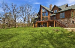 18134 Paradise Valley Road, Durango, IA 52039