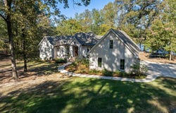 136 Hillwood Ln, LAUREL, MS 39443