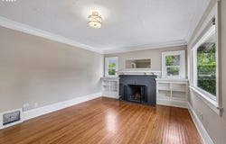 8124 SE ASH St, Portland, OR 97215