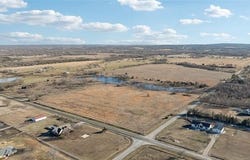 201 S Harvard Road, Mounds, OK 74047
