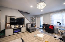898 NW 47th St, Deerfield Beach, FL 33064