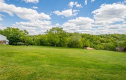 Moreland Drive, Coraopolis, PA 15108