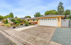 732 Sandra Lane, Central Point, OR 97502