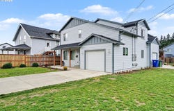 301 S 1st St., Silverton, OR 97381