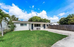 707 S Broadway, Lantana, FL 33462