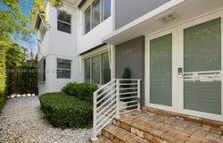 3909 Garden Ave, Miami Beach, FL 33140