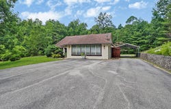 395 Ashley Ln., Oneida, TN 38556