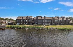 12 Lake Barnett Drive, Brandon, MS 39047