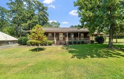 108 Pinecrest St, Collins, MS 39428