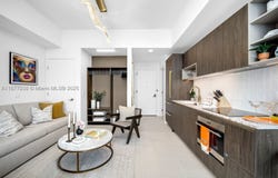 159 NE 6th St, Miami, FL 33132