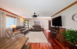 1707 E Berry Hill Dr, Norfolk, NE 68701
