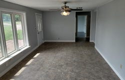 211 S Meridian Rd, Wellington, KS 67152