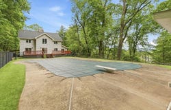 1079 Hoffman Rd, Bridgewater Twp., NJ 08807-2121