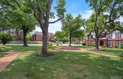 917 Claytonbrook Drive, Ballwin, MO 63011