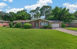 30 Walnut Avenue, Shalimar, FL 32579