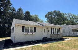 11 Oxford Dr, Somers Point, NJ 08244