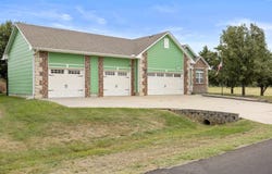1120 Split Oak Dr, Newton, KS 67114