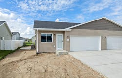 1568 47th Loop SE, Minot, ND 58701