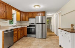 247 East Road, Hampstead, NH 03841