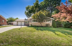 9204 Axminster Dr, Jeffersontown, KY 40299