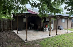 1704 S Walnut St, Georgetown, TX 78626