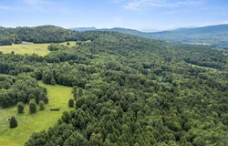 55 Stuart Lane, Waterbury, VT 05676
