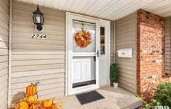 2744 VILLAGE Court, Pekin, IL 61554