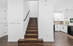 124 Riverwalk Cir W, Plantation, FL 33325