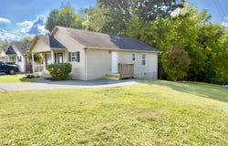 206 W Edison St, Alcoa, TN 37701