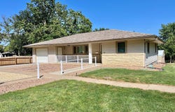 402 N Center St, Mankato, KS 66956