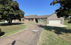 556 BURNETT Ln, Covington, TN 38019