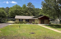 210 Gary Drive, Mena, AR 71953