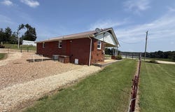 765 Midway Rd, PARIS, TN 38242