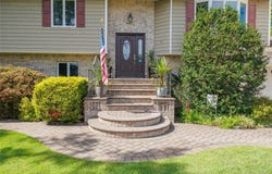 24 Sal Court, Bohemia, NY 11716