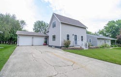 1513 2nd St., Hull, IA 51239