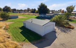 165 Hanson Loop, Burbank, WA 99323-8504