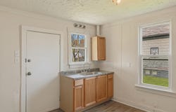28 E Henry Street, River Rouge, MI 48218