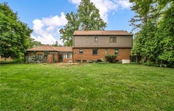 9216 EVERGREEN DRIVE, PARMA, OH 44129