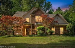 2110 Tall Tree Drive, Horn Lake, MS 38637