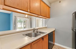2323 E Porter Avenue, Des Moines, IA 50320