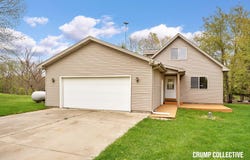 9129 Lakeside Drive, Perrinton, MI 48871