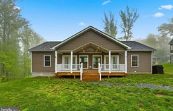 1104 HIGH TOP Road, LINDEN, VA 22642