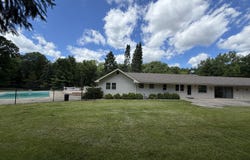 1842 Thomas Atkinson Road, Inverness, IL 60067