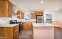 692 W Pony Express Lane, Benson, AZ 85602