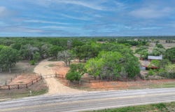 418 Fm 2984, Luling, TX 78648