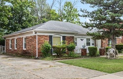 7501 Garrison Rd, Louisville, KY 40214