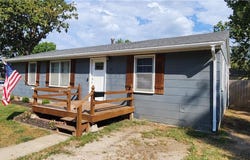 1002 Oakvale Drive, Harrisonville, MO 64701