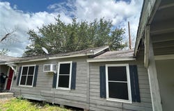 1152 E 4th Street, Alice, TX 78332