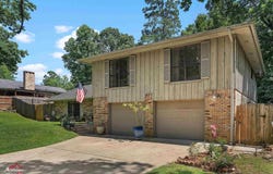 905 Moonbeam Ave., Center, TX 75935