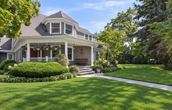 16 Middle Drive, Manhasset, NY 11030